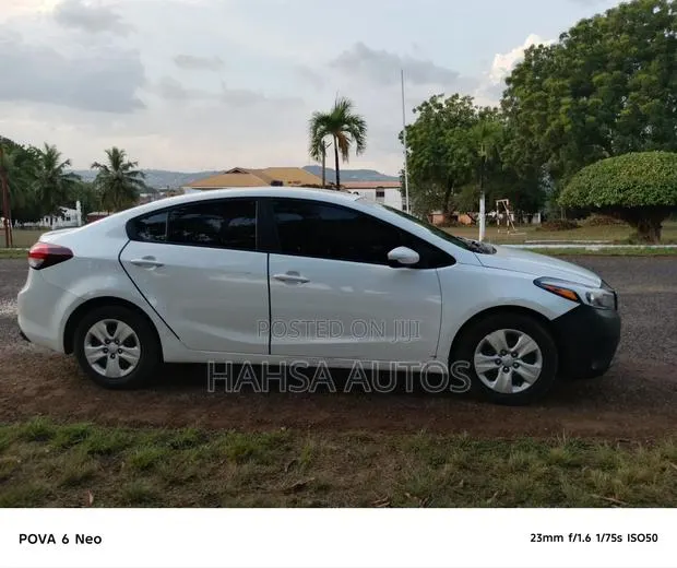 Kia Forte EX Sedan 2018 White · Photo 1