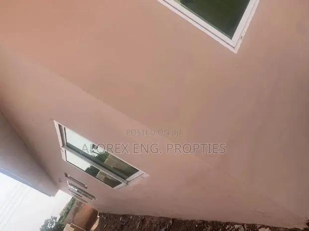 3bdrm House in Self Compound, Malejor for rent · Photo 2