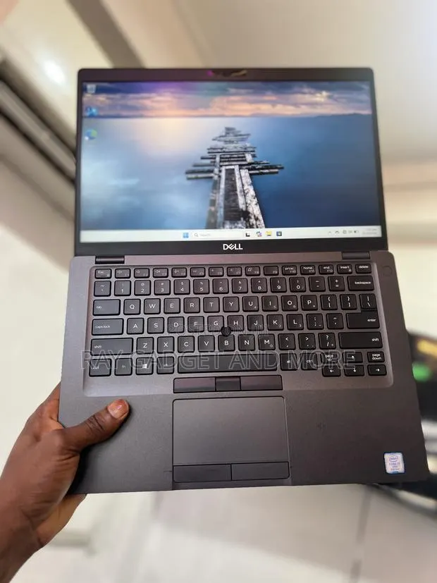 Laptop Dell Latitude 5400 16GB Intel Core i7 SSD 256GB · Photo 1