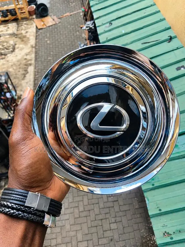 Lexus Floating Wheel Center Cap (Spinner Cap) - 4pcs · Photo 1