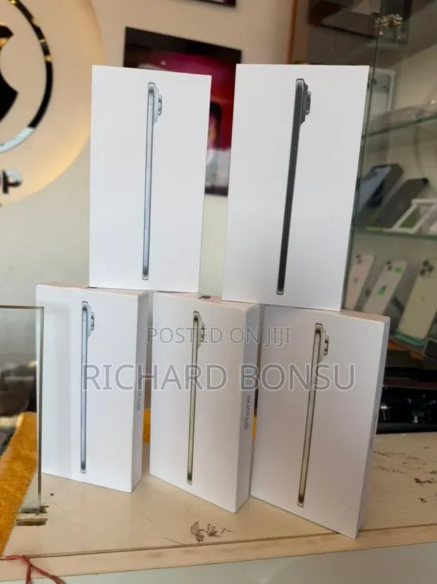 New Apple iPhone Air 256 GB White · Photo 1