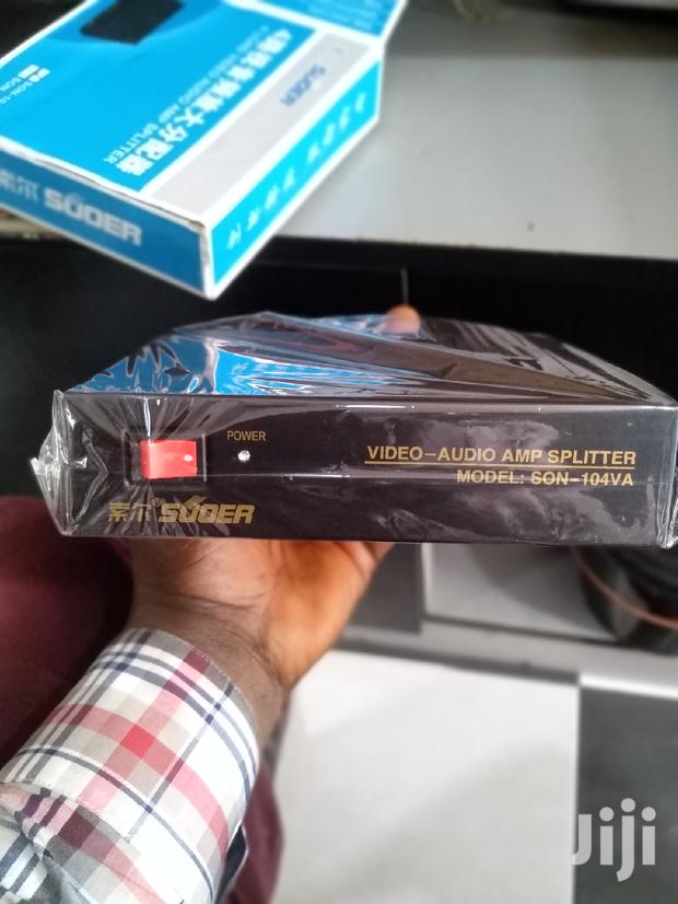 4 Way Av Splitter · Photo 1