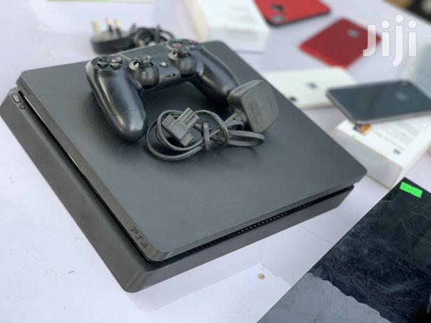 Sony Playstation 4 Slim Black · Photo 1