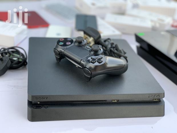 Sony Playstation 4 Slim Black · Photo 3