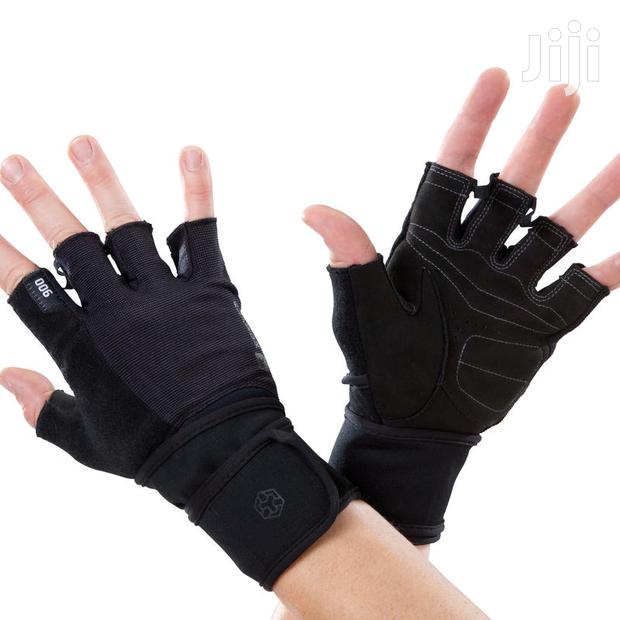 Weight Glove With Double Rip-tab Cuff - Black · Photo 2