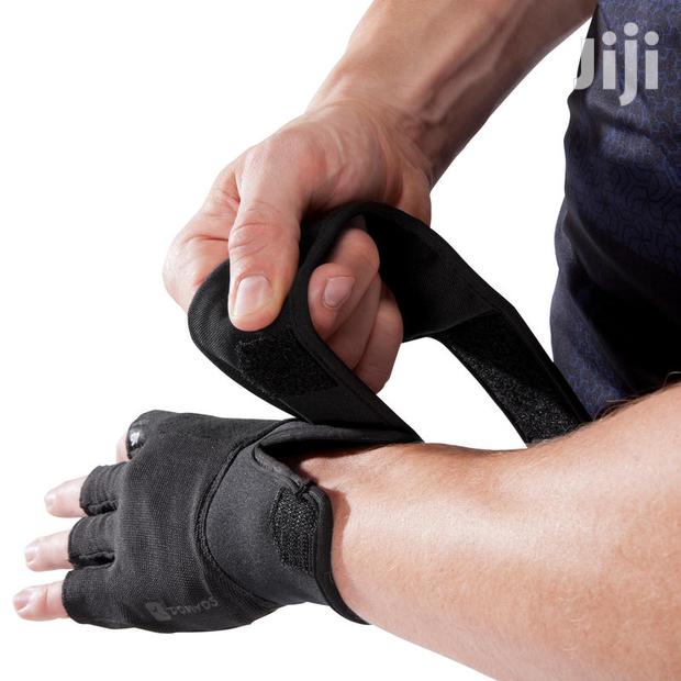 Weight Glove With Double Rip-tab Cuff - Black · Photo 4