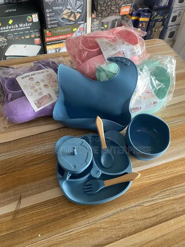 Suction Bottom Baby Plate Set-No More Messy Tables · Photo 1
