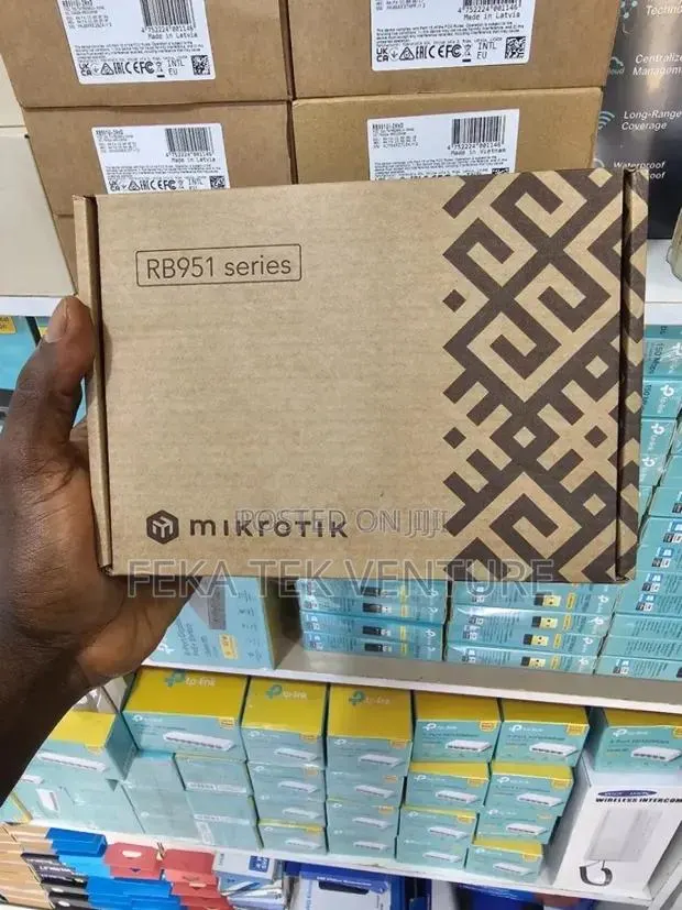 Mikrotik RB951ui-2hnd · Photo 1