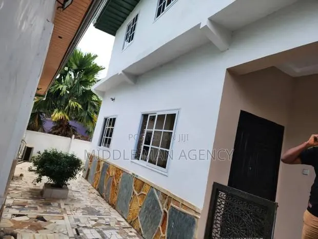 Furnished 6bdrm Mansion in Middle Man Agency, Kumasi Metropolitan · Photo 1