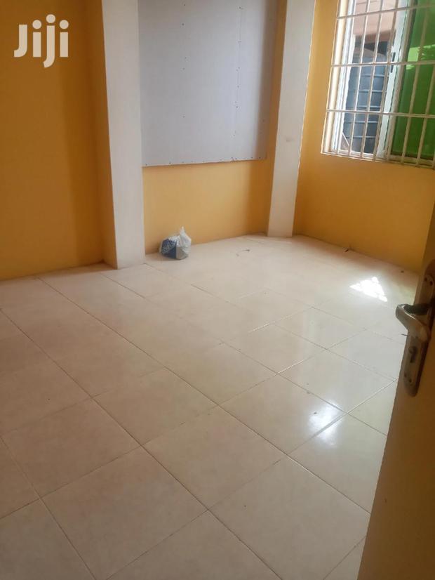 Neat 3-Bedrooms Apartments Dansoman · Photo 3