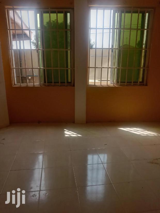 Neat 3-Bedrooms Apartments Dansoman · Photo 5