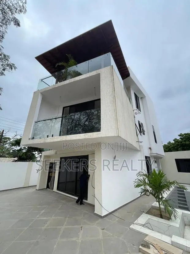4bdrm Townhouse / Terrace in Seekers Realty, Labone Junction for rent · Photo 1