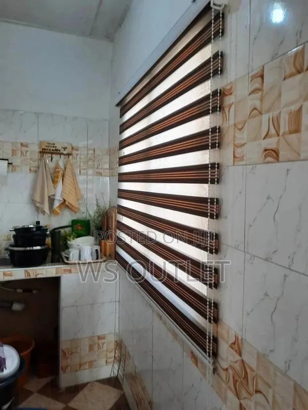 Window Blinds · Photo 1