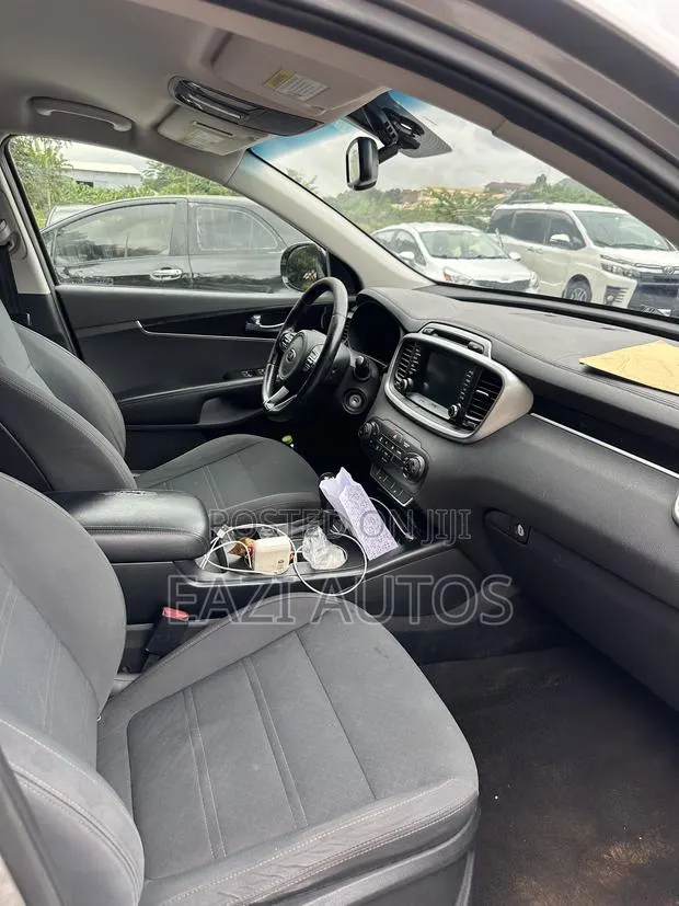 Kia Sorento 2.4L L FWD 2017 Gray · Photo 3