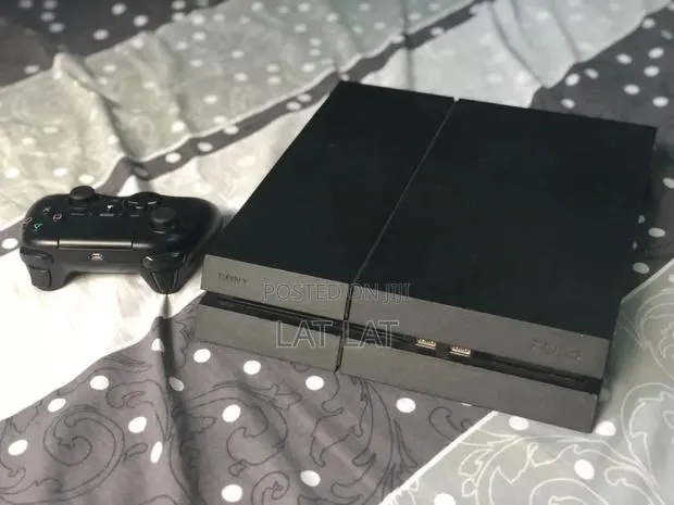 PS4 Standard 6 Games. Includes EAFC 27 · Photo 1