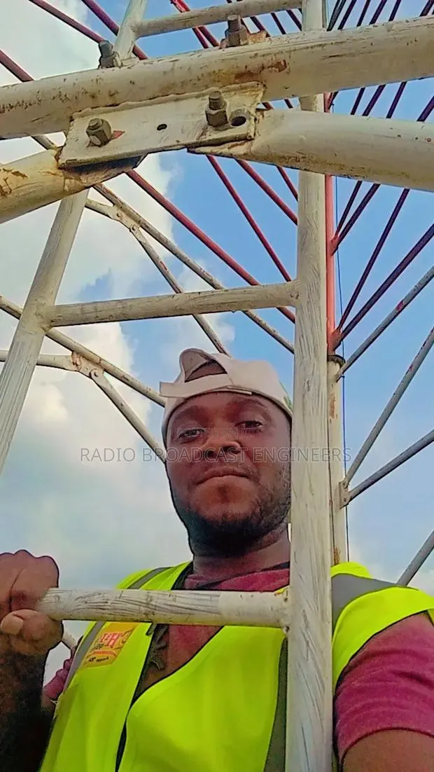 Telecommunications/ Broadcasting Tower/ Engineers, Ragers/Builders · Photo 1