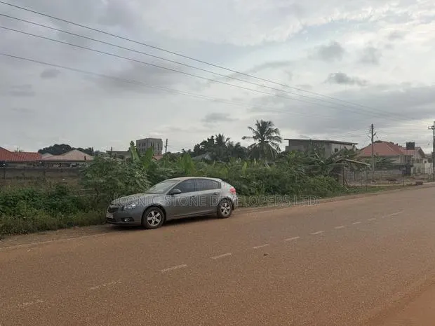Roadside Land for Sale at Amrahia · Photo 1