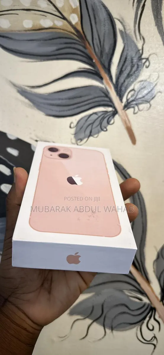 New Apple iPhone 13 128 GB Pink · Photo 1