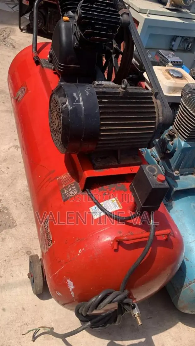 300 Liters Compressor With 5.5 Engine Capacity Working Perfectly · Photo 1