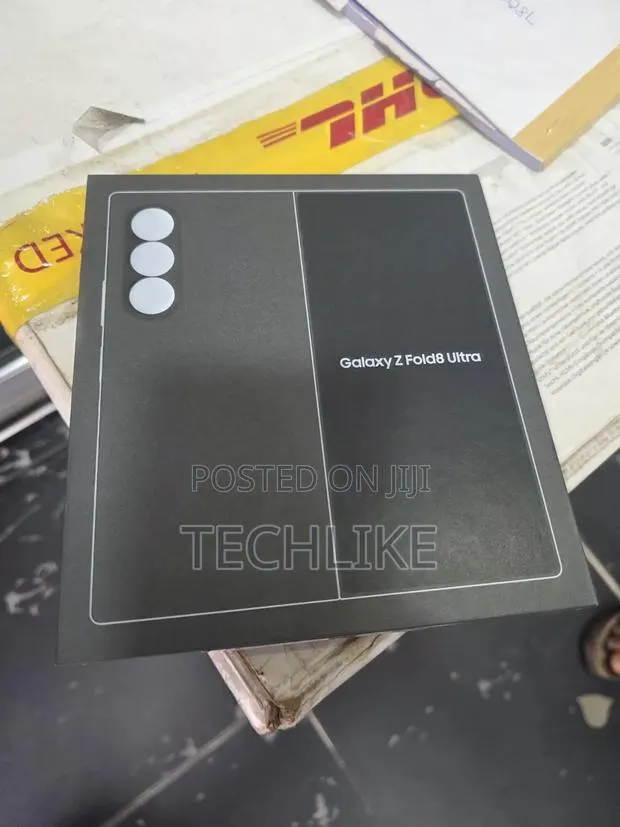 New Samsung Galaxy Z Fold8 Ultra 512 GB Black · Photo 1