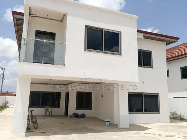 4bdrm Duplex in Hp & Franghem Estate, Accra Metropolitan for sale · Photo 1