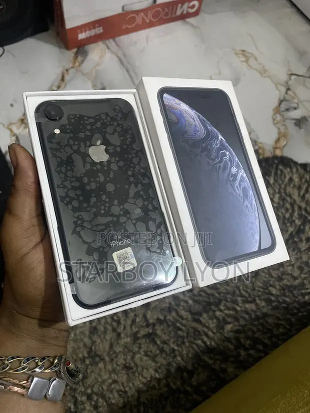 New Apple iPhone XR 128 GB Black · Photo 1