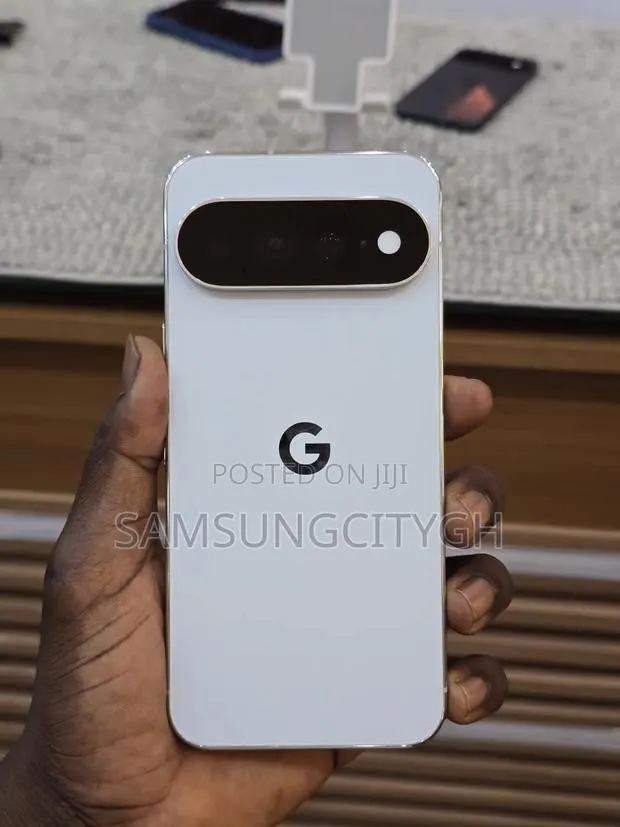 New Google Pixel 11 Pro XL 256 GB White · Photo 1