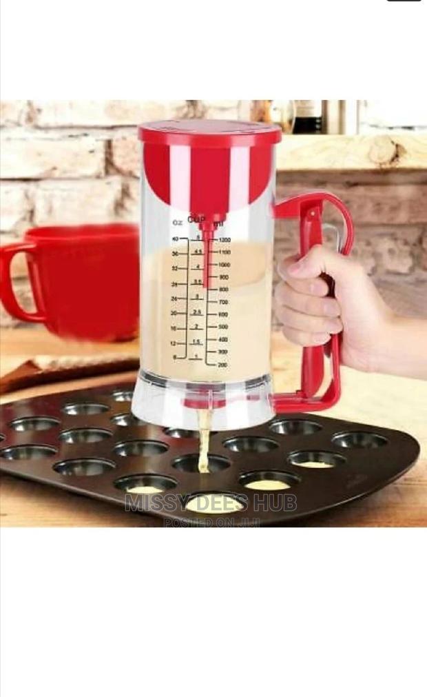Manual Pancake Mixer and Dispenser · Photo 6