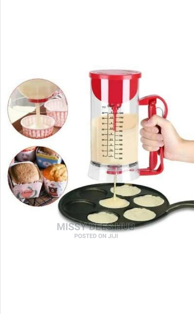 Manual Pancake Mixer and Dispenser · Photo 7