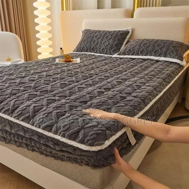 Bed Covers · Photo 1