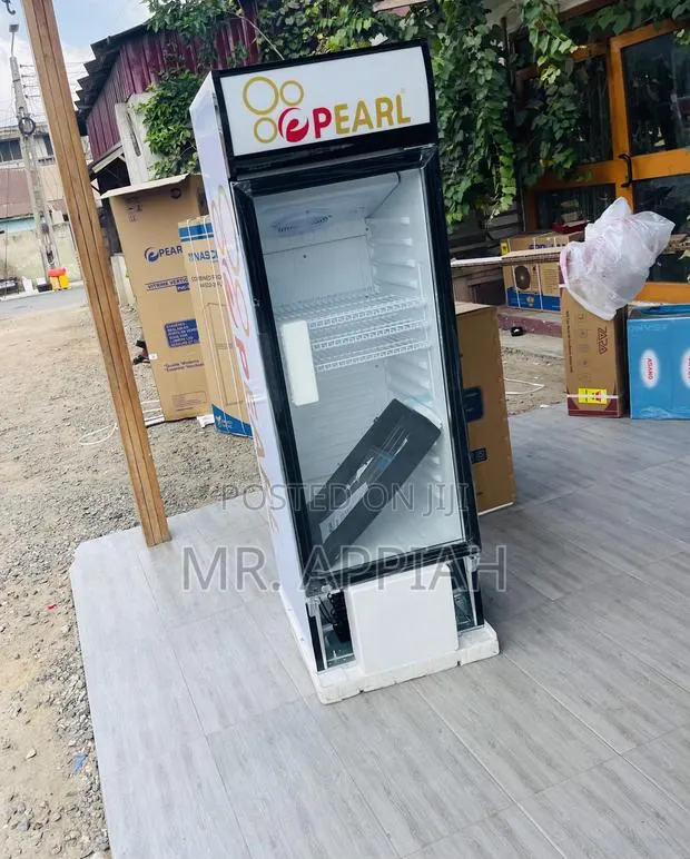 Check Pearl PVC-316-2b Single Door Beverage Cooler(White). · Photo 1
