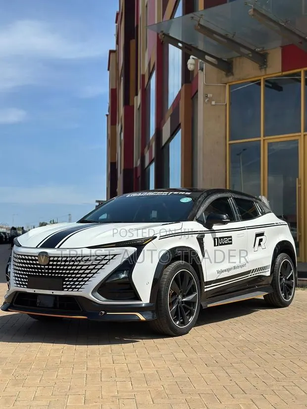 Changan UNI-T 1.5 FWD 2022 White · Photo 1
