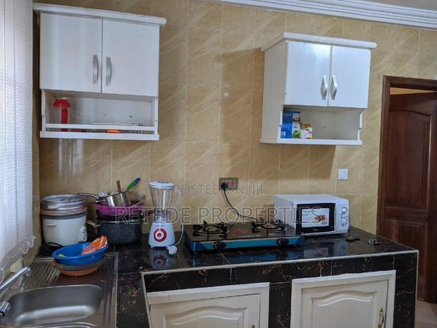 Fully Furnished 2 Bedroom Apartment · Photo 8
