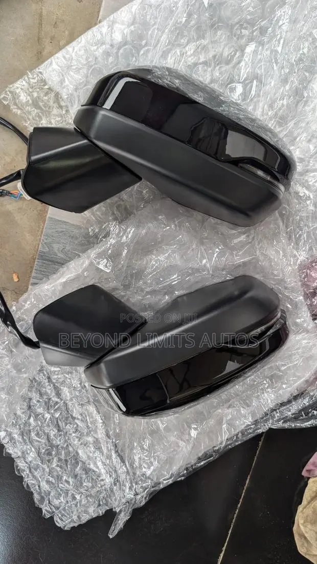 Honda CRV CR-V 2023,2024,2025 Side /Driving Mirror With Light Sensor · Photo 1