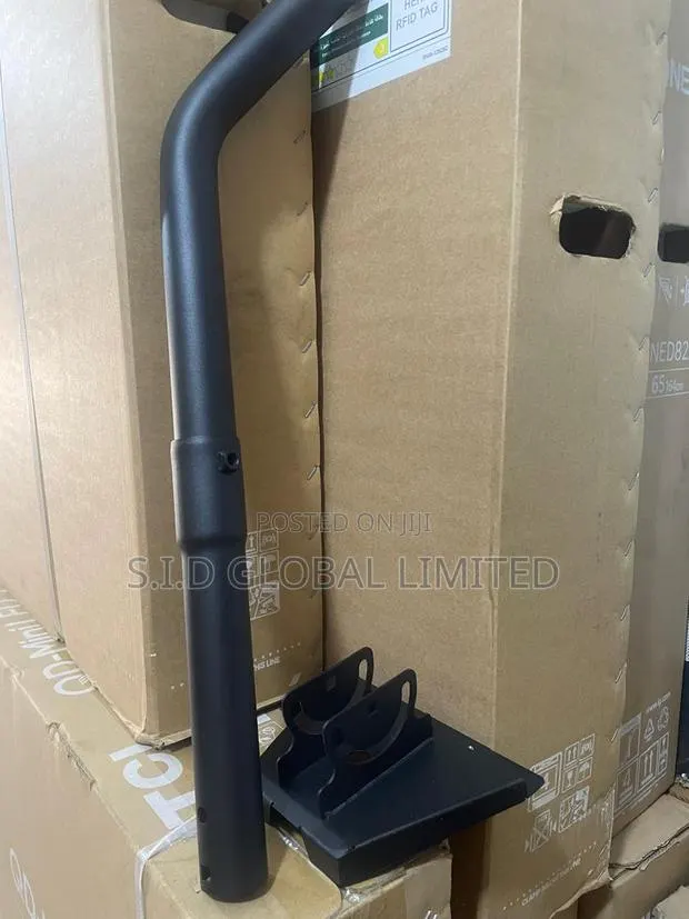 Easy-setup Adjustable Wall Mount · Photo 1