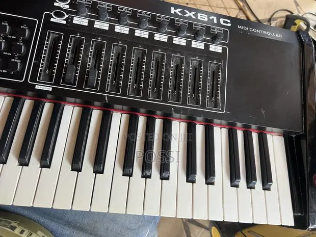 Fame Midi Keyboard · Photo 1