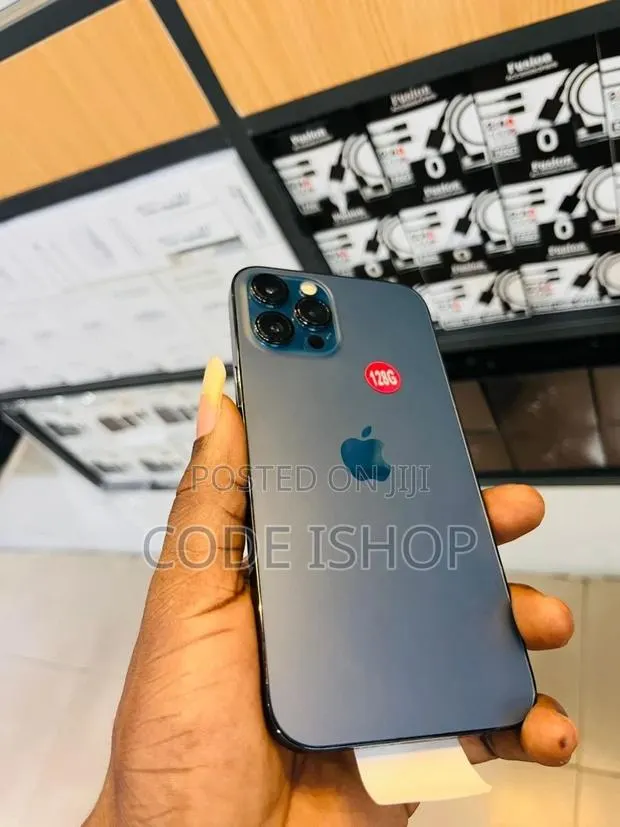 Apple iPhone 12 Pro Max 128 GB Blue · Photo 1