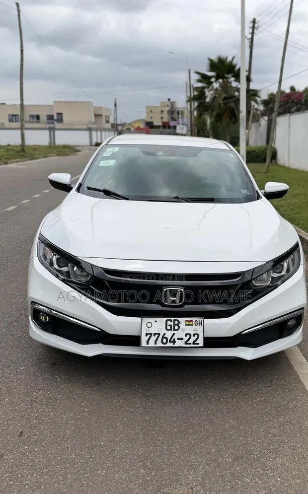 Honda Civic Sport Sedan 2019 White · Photo 1