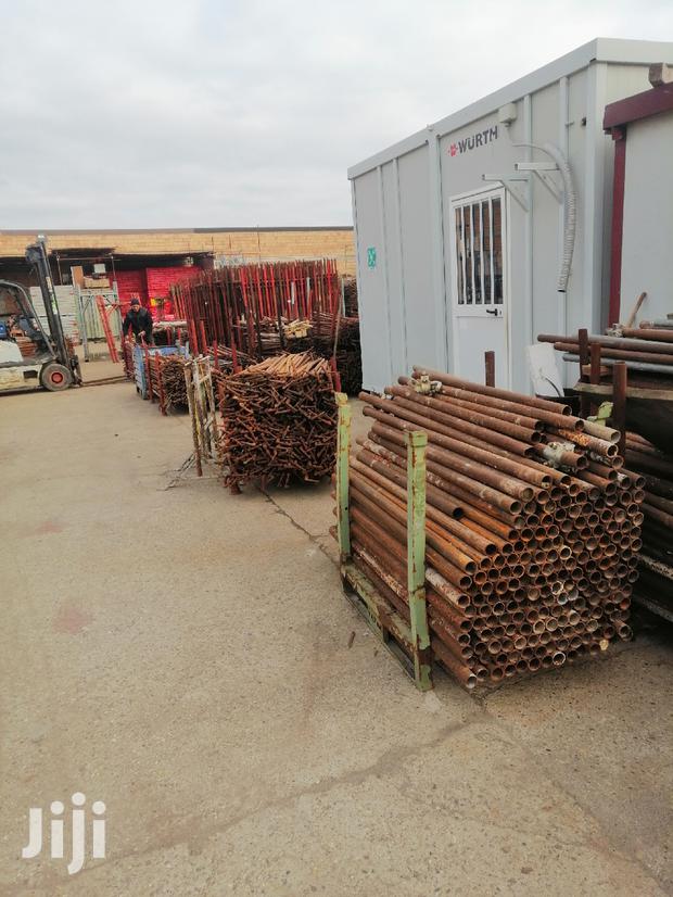 Scaffolds /Yellowboards/Decking/Pillars/Formworks/Doka/Props · Photo 3