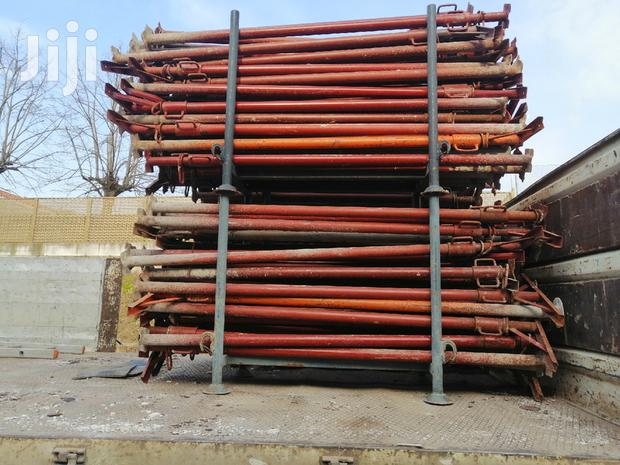 Scaffolds /Yellowboards/Decking/Pillars/Formworks/Doka/Props · Photo 4