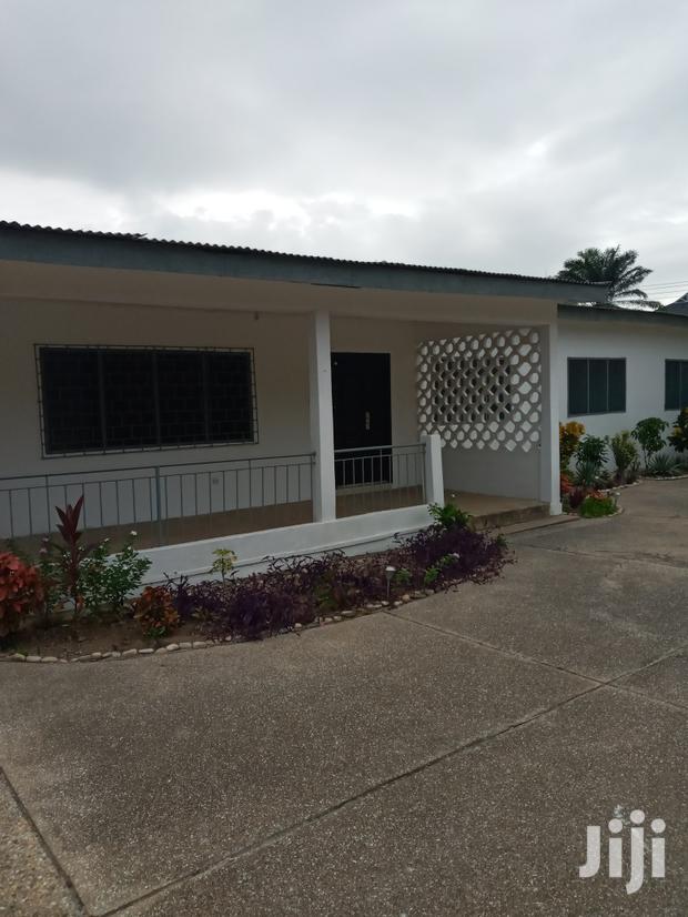 4bdrm House in Control, Dansoman for sale · Photo 3