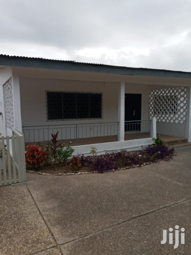 4bdrm House in Control, Dansoman for sale · Photo 4