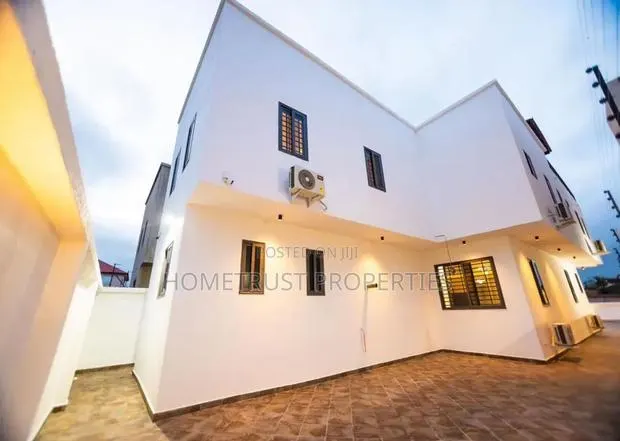 4bdrm Duplex in Haatso Melcom Area, Papao for sale · Photo 1