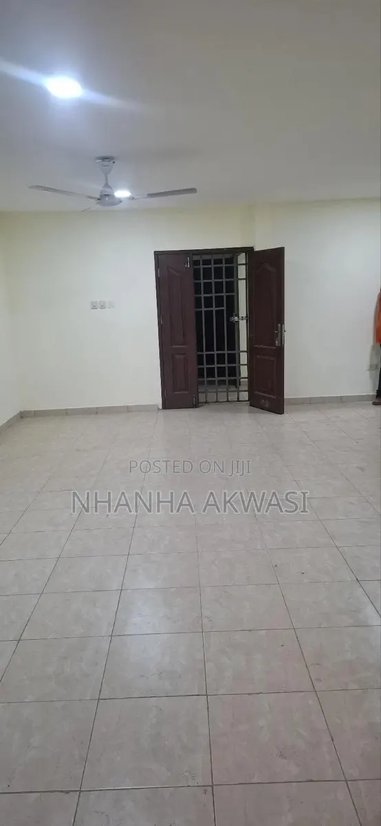 2bdrm Apartment in Sakumono Golf, Tema Metropolitan for rent · Photo 1
