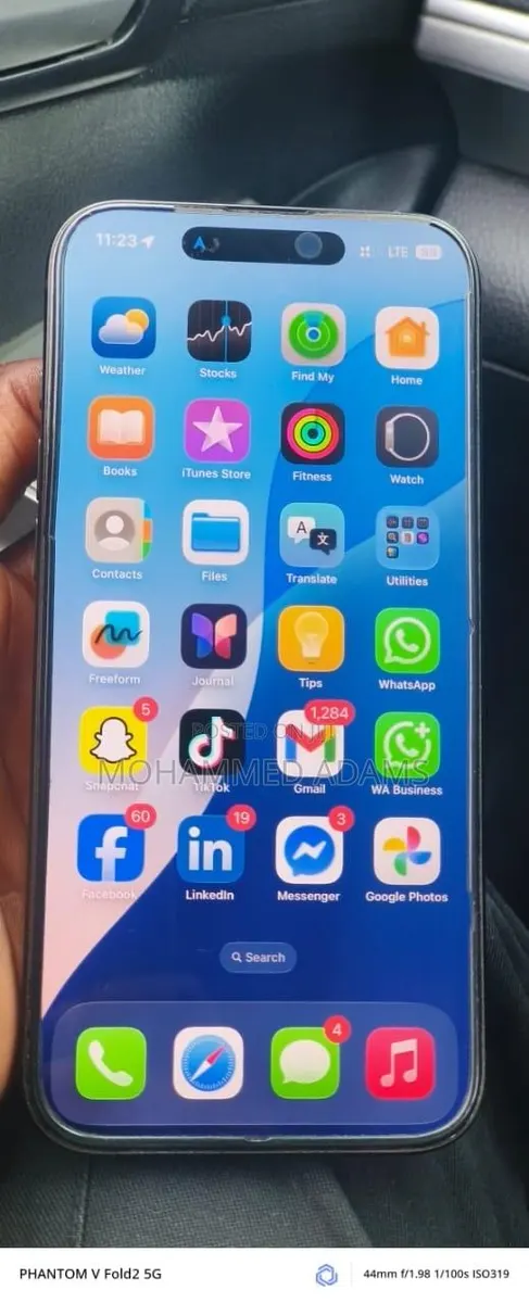 Apple iPhone 16 Pro Max 256 GB Black · Photo 1