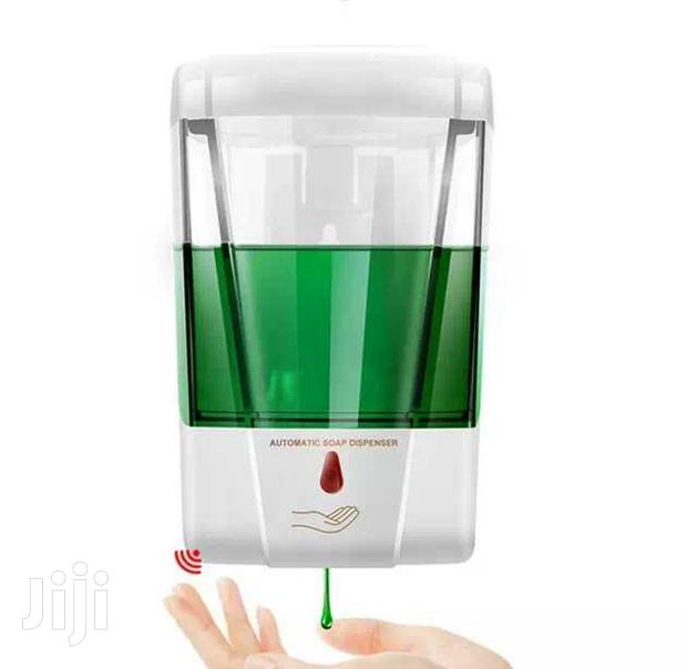 700ml Automatic Soap Dispenser(Batteries/Electricity Use) · Photo 1