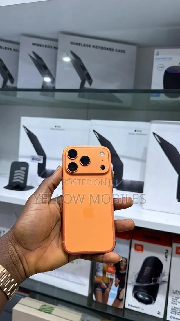Apple iPhone 17 Pro 256 GB Orange · Photo 1