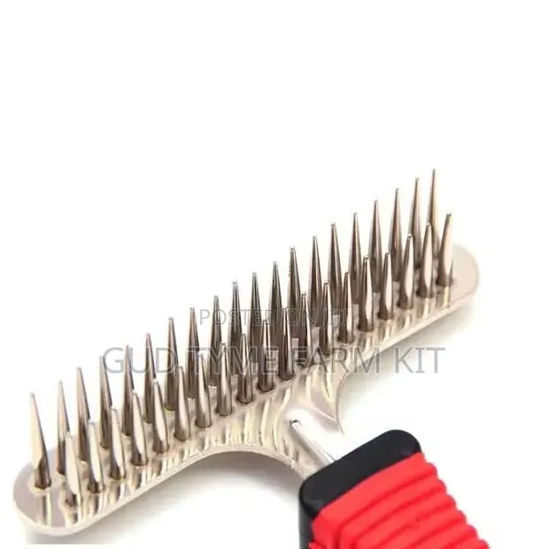 Dog Grooming Brush · Photo 1