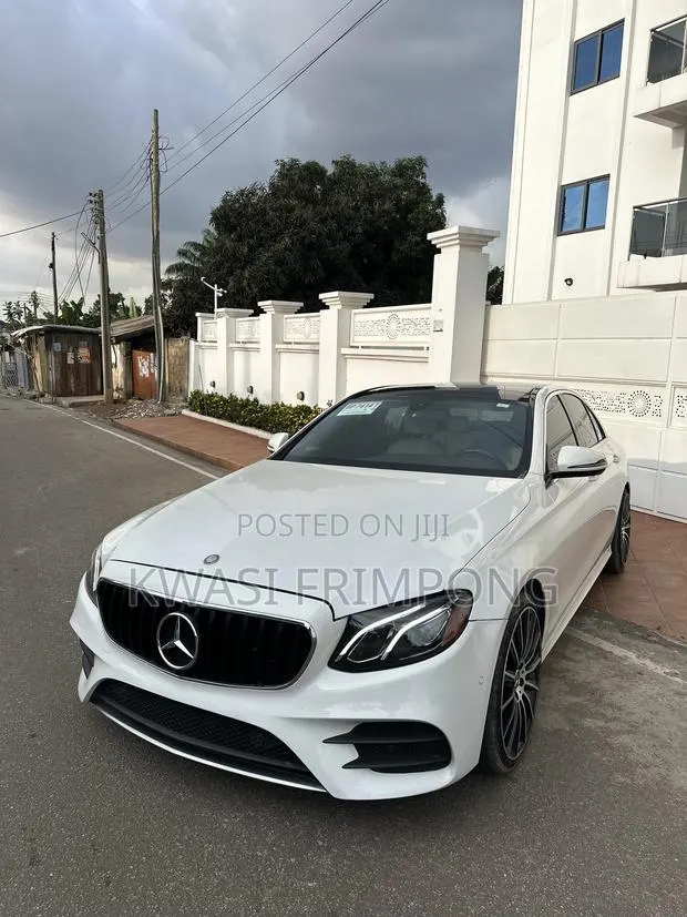 Mercedes-Benz E300 2019 White · Photo 1