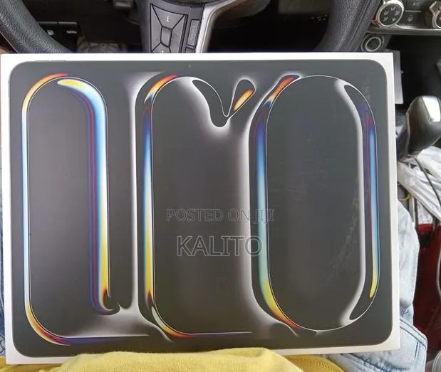 New Apple iPad Pro 13 (2025) 256 GB Gray · Photo 1